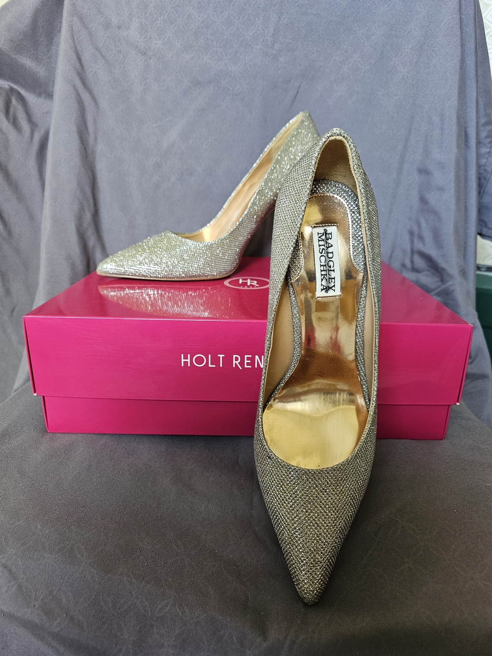 BADGLEY MISCHKA Glitter Pumps In Champagne Silver